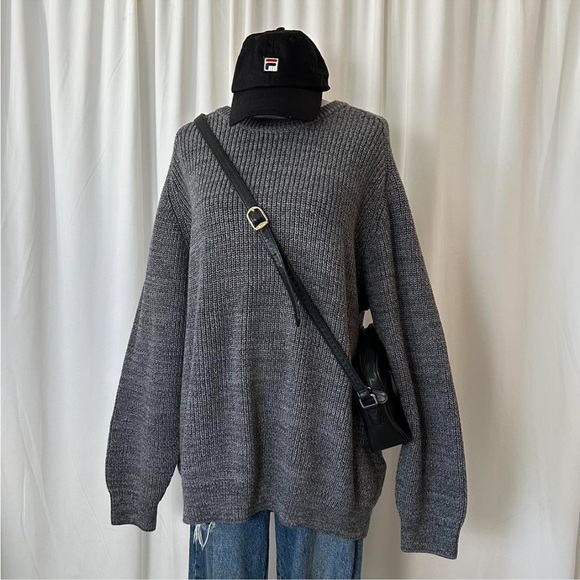 L.L. Bean ribbed Crewneck sweater with chunky oversized fit. - Picture 3 of 8